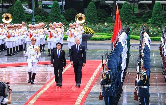 Welcome ceremony for Lithuanian President on official visit to Vietnam